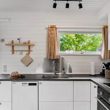 2 Bedroom Gorgeous In Holiday home Hjorring