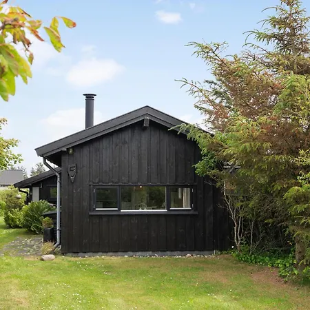 2 Bedroom Gorgeous In Holiday home