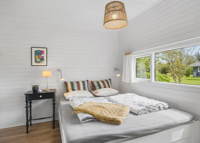 Hébergement de vacances 2 Bedroom Gorgeous In