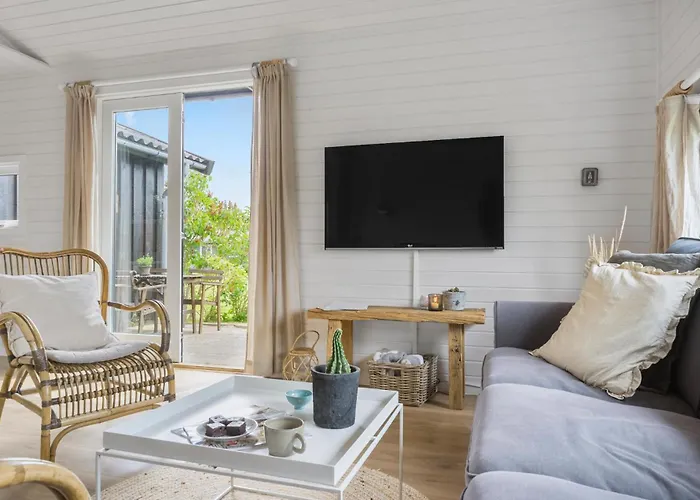 Дом отдыха 2 Bedroom Gorgeous In